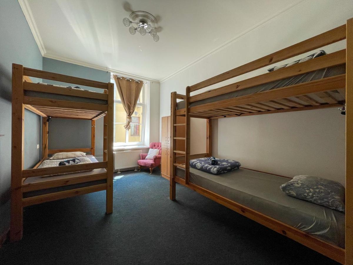Cinnamon Sally Backpackers Hostel Рига Экстерьер фото